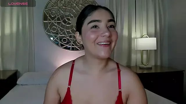 Belliinda_21 on StripChat