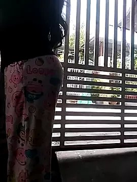 Freechat BigAssBee on StripChat