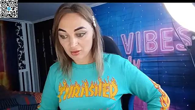 Blonde_Temptation — Slap my ass 5 times