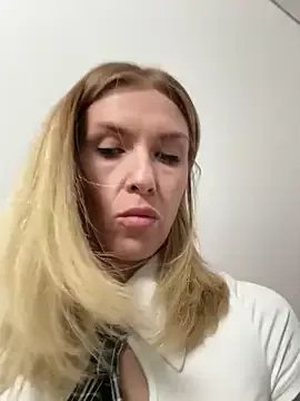 Freechat BlueEyesCarole on StripChat