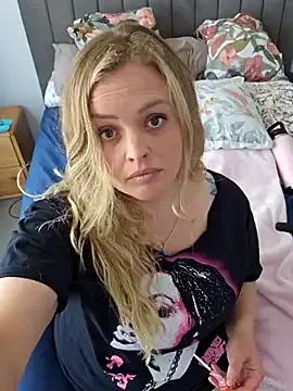 StripChat Bridgette03 is Freechat Bridgette03 — Tits Out!!