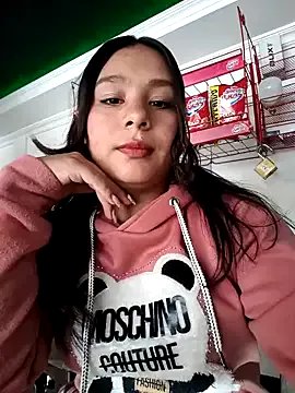 Charis_21 on StripChat