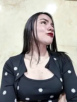 Freechat CHARLOTTE__05 on StripChat