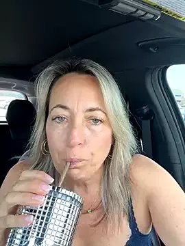 Freechat Cherry-red-xo on StripChat