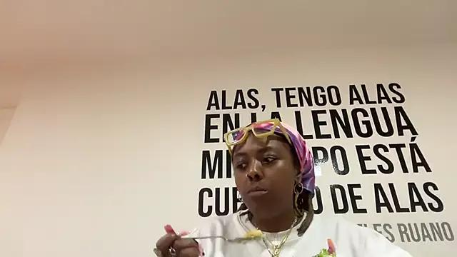 ChocolateCakeQueen on StripChat 