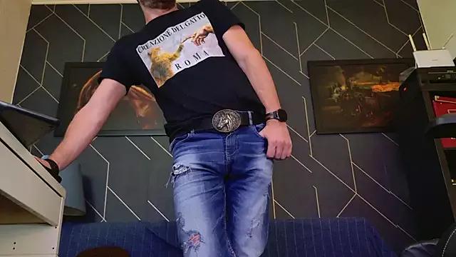 Freechat ChrisKox on StripChat