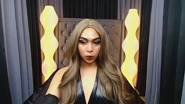 Clea_Moore — hit me some buzz unti i cum for you