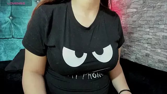 Cloee66 on StripChat