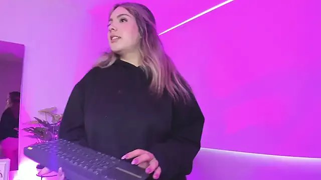 Freechat Cloee_Rainbow1 on StripChat