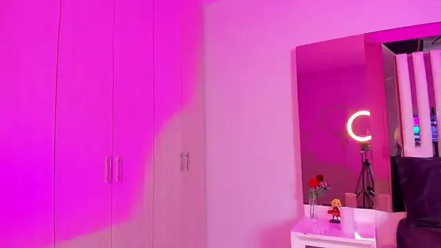 Freechat Cloee_Rainbow1 on StripChat