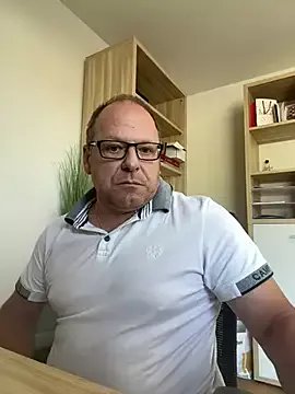 Freechat coupleLatinaLovers on StripChat