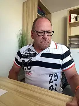 Freechat coupleLatinaLovers on StripChat