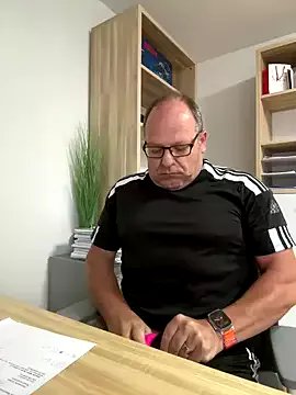 Freechat coupleLatinaLovers on StripChat