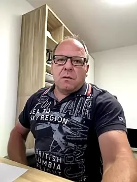 Freechat coupleLatinaLovers on StripChat