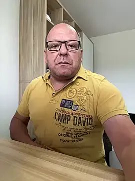 Freechat coupleLatinaLovers on StripChat