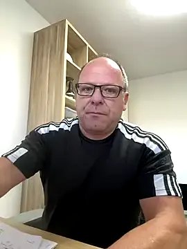 Freechat coupleLatinaLovers on StripChat