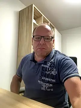 Freechat coupleLatinaLovers on StripChat