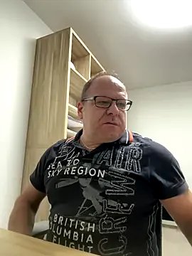 Freechat coupleLatinaLovers on StripChat