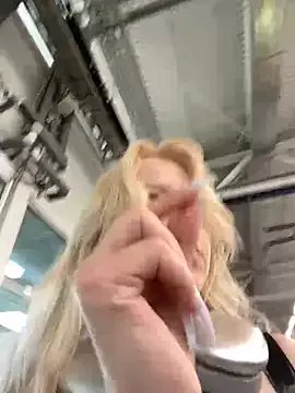 Freechat Cum_girlss on StripChat