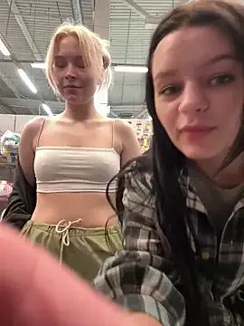 Freechat Cum_girlss on StripChat