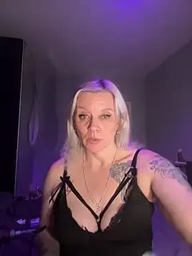 Curvy-Cleo — Make me cum