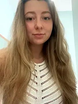 curvyflawless — SPLIT ON MY NIPPLES