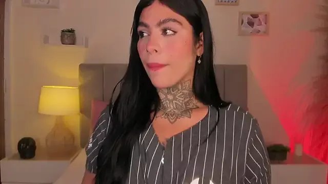 curvyliciousss on StripChat