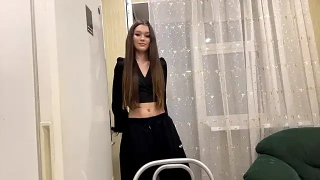 Cuteviola on StripChat