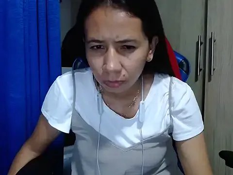 Danielagomez33 — fuck pussy, squirt, feet, big tits.....