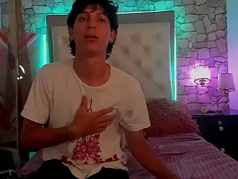 Freechat DavidAndClare on StripChat