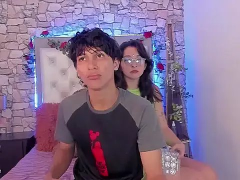 Freechat DavidAndClare on StripChat