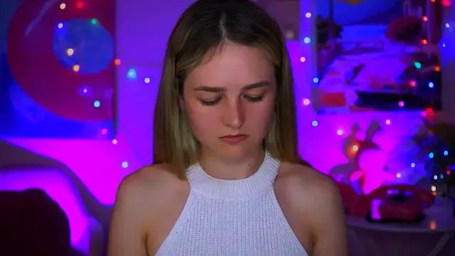 DeboraLarson on StripChat