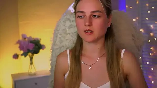 DeboraLarson on StripChat