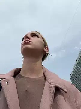 DollyTall on StripChat 