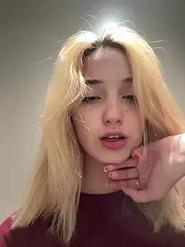 DollyTall on StripChat 