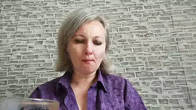 EdithManning on StripChat