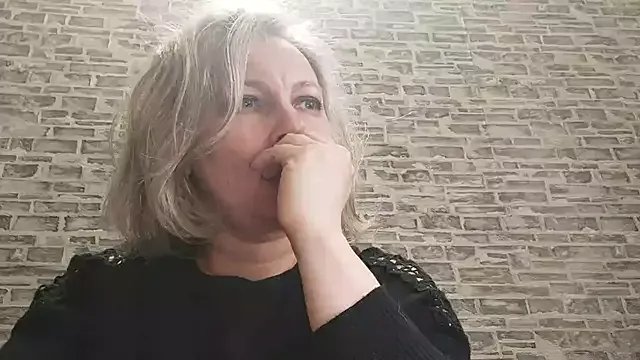 EdithManning on StripChat