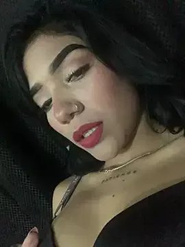 ElaRose_12 on StripChat
