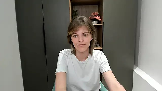 Freechat EleneButton on StripChat