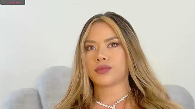 emma-conti2 on StripChat 