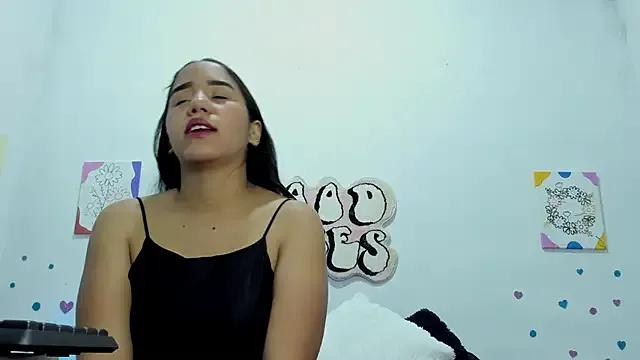 EmmaLennox_ — I want to play with my breasts