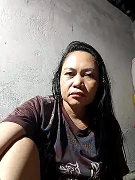 Freechat Everleigh_mom on StripChat