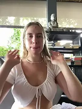 fluffy_bunnyxxx on StripChat 