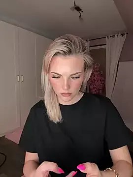 Freechat Foxy_Bite on StripChat