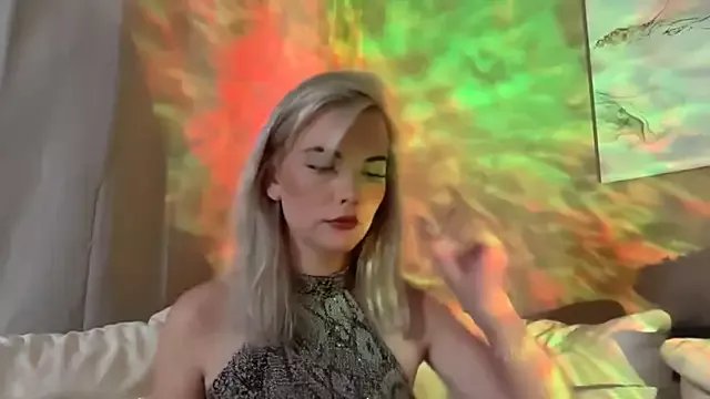 Freechat Foxy_Bite on StripChat