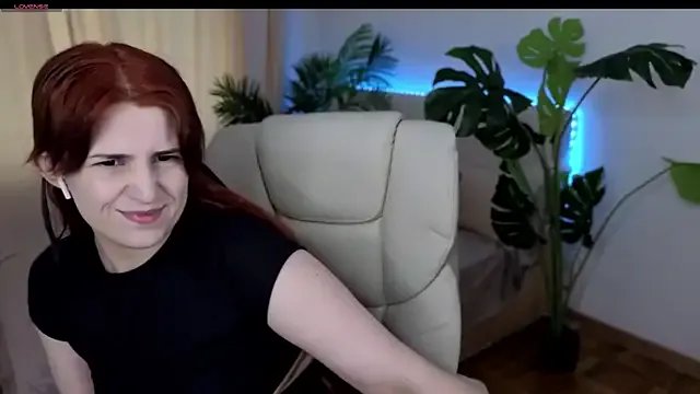 Freechat FoxyRayy on StripChat