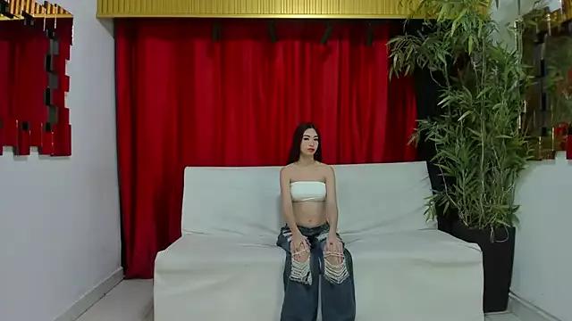Freechat golden_girl_house on StripChat