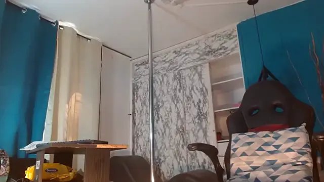 hanna_mooreee on StripChat