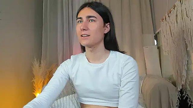 Freechat HeyAlena on StripChat