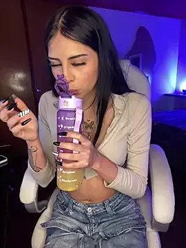 Freechat Hilary_pinkk on StripChat